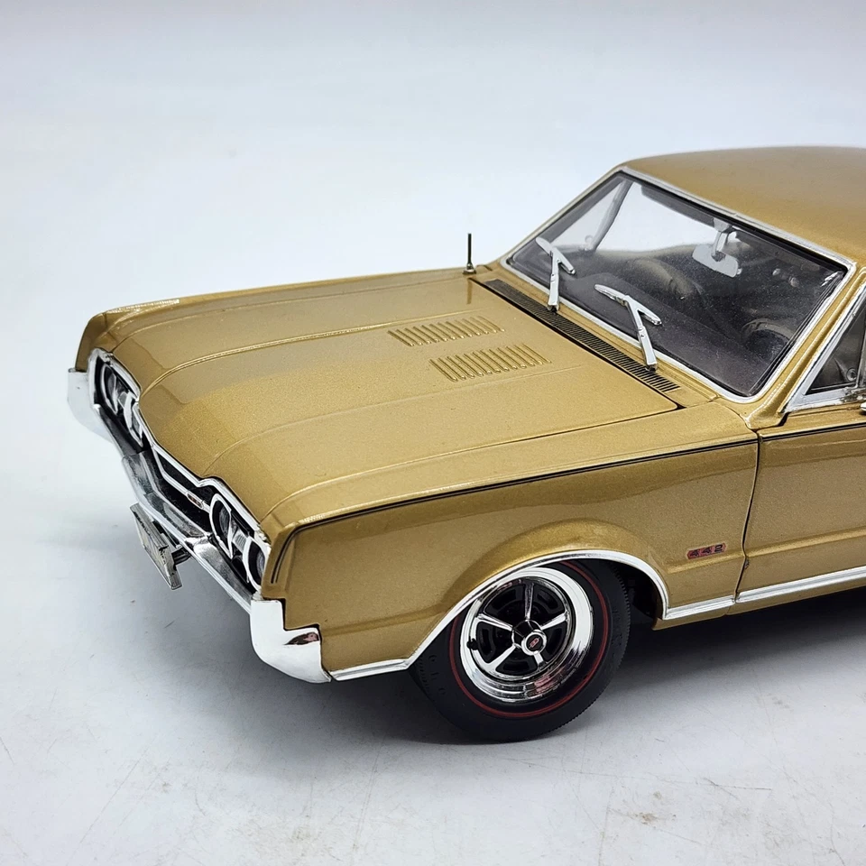 Highway 61 1967 Oldsmobile 4-4-2 Coupe 1:18 Diecast Olds 442 Car Rare HTF VHTF - Изображение 2 из 4