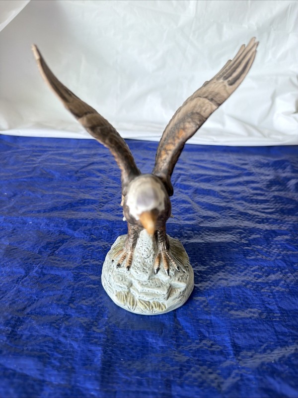 ROYAL CROWN ARNANT IMPORTS J BYRON EAGLE PORCELAIN FIGURINE 7" 1983