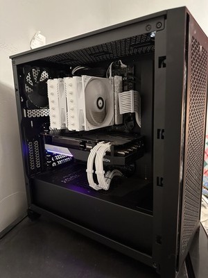 High-Performance Gaming PC   RX 6700 XT / Ryzen 5 5600X