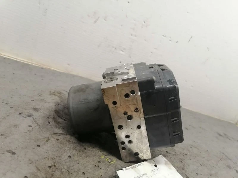 Toyota RAV4 2012 ABS módulo de bomba de freno antibloqueo montaje OEM sin tercer asiento Foto 2 de 4