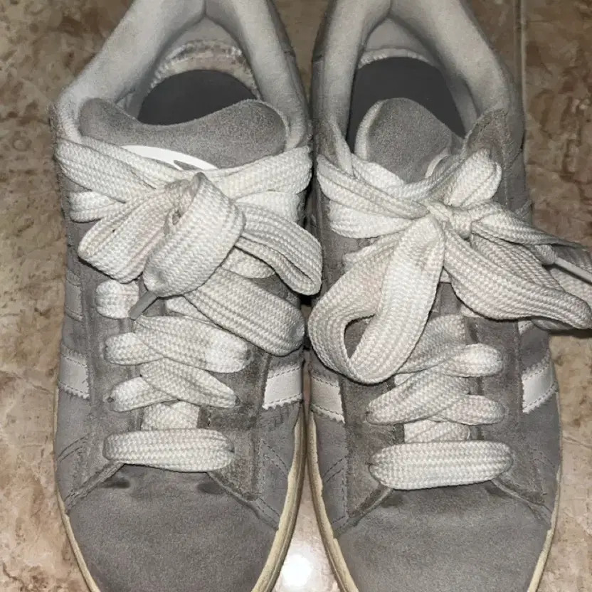 Adidas 00s Cloud Grey and White Sneakers Heavy Used thumbnail 5