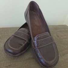 Clarks Brown Leather Slip On Loafers Contrast Stitch Perforated Detail Size 6M