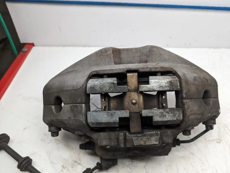 Pinza de pasajero delantera sin freno deportivo para BMW 740e 752225 17-19 Foto 4 de 4