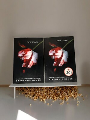 Twilight Saga: (1) Twilight and (2) New Moon by Stephanie Meyer PB Book Set