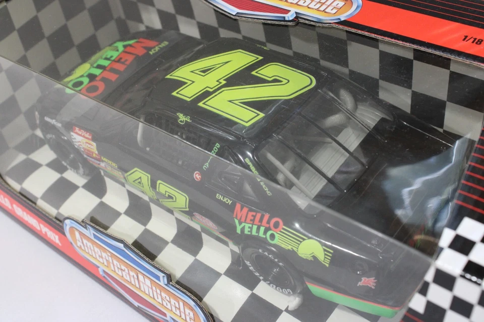 KYLE PETTY 1992 ERTL #42 MELLO AMARILLO 1/18 2020 KB M&Ms 2005 Ice Age 2005 Robby Foto 4 de 4