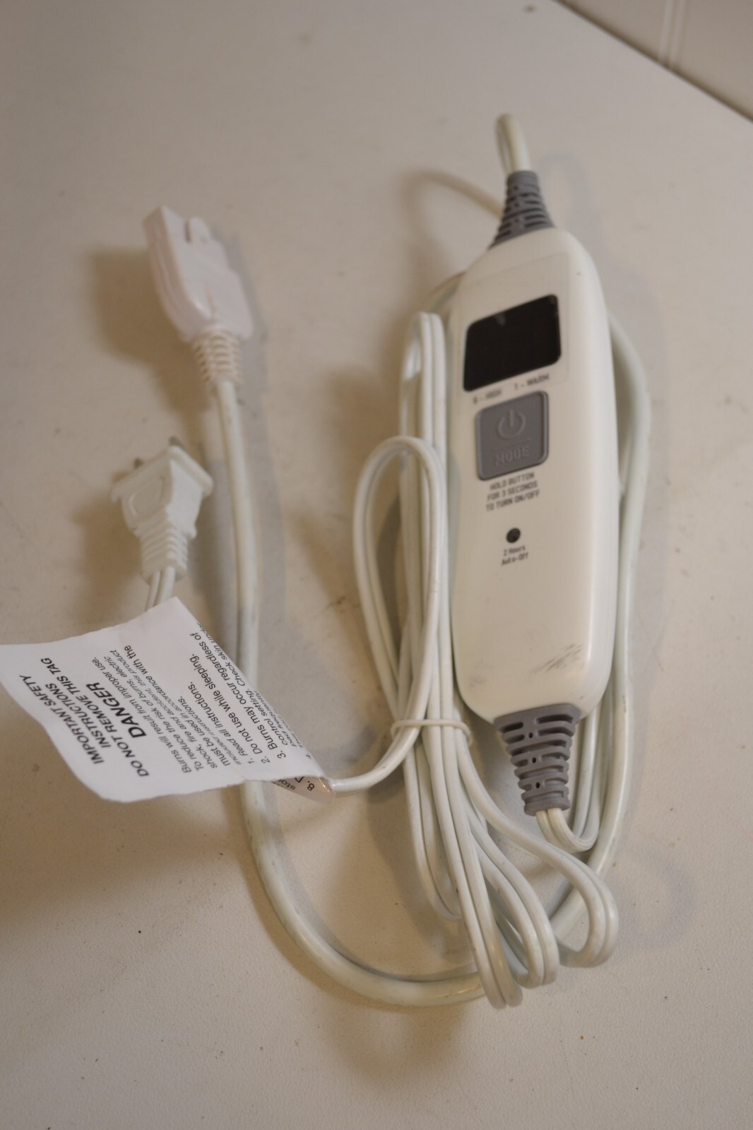 Huadn Model: S23 90W Remote Control/Power Cord