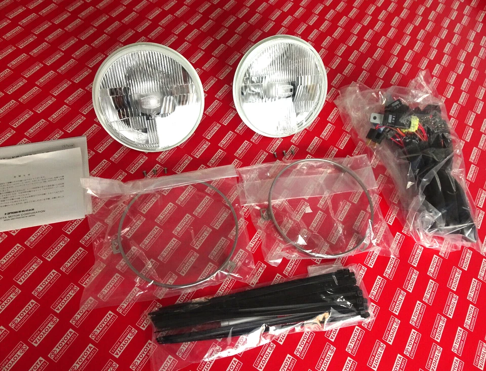 Объектив зеркальный 1979 1980 1981 1982 1983 1984 1985 1986 Toyota Stout RX110 YK110 - Изображение 2 из 4