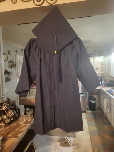 11 Graduation Gowns/7 Mortar Boards only/2 Sashes-Kids - Picture 8 of 14