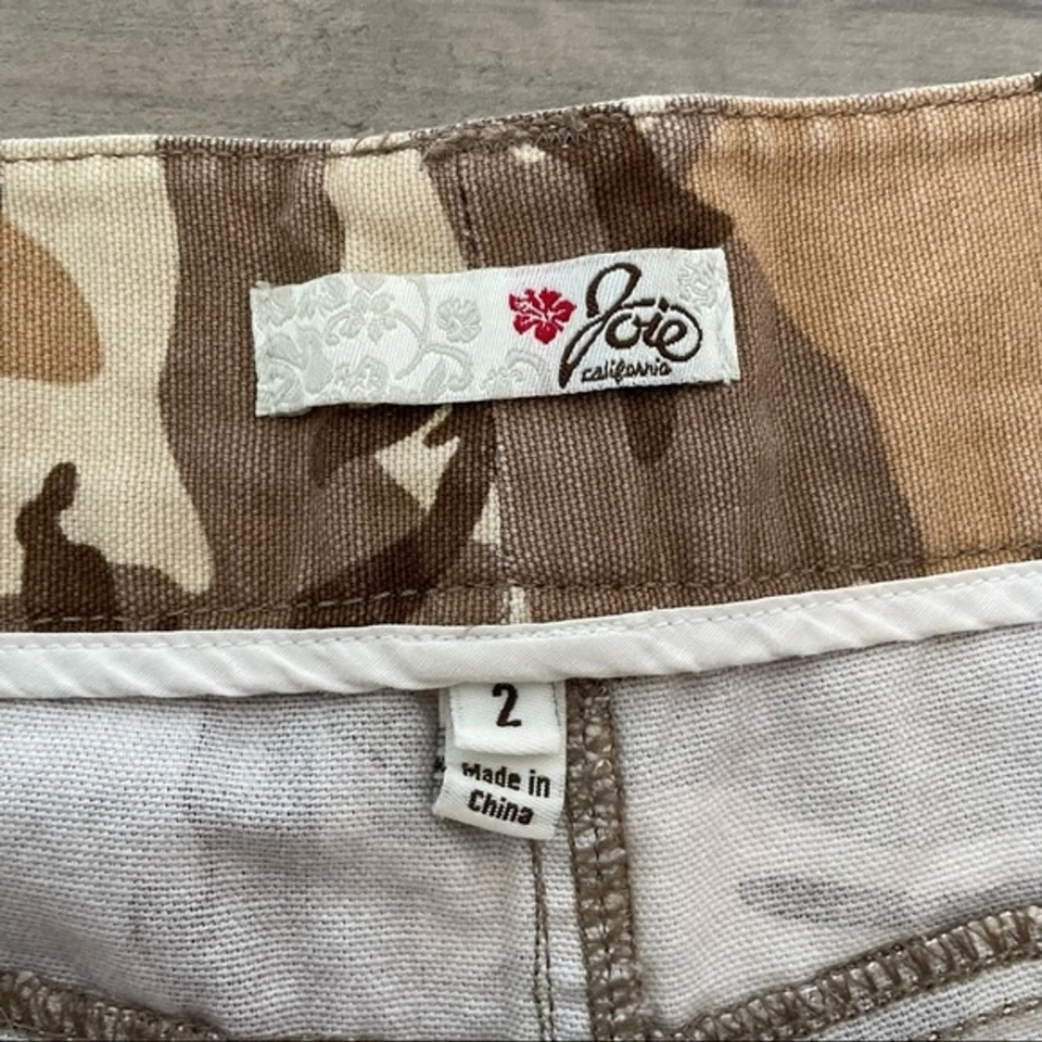 Pantalones Cortos Joie California Marrón Sarga Camuflados Joie Foto 2 de 4