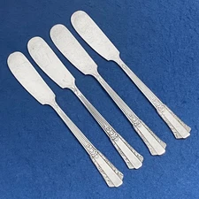 Treasure Pattern by Rogers Silverplate Set of 4 Butter Spreaders 6"