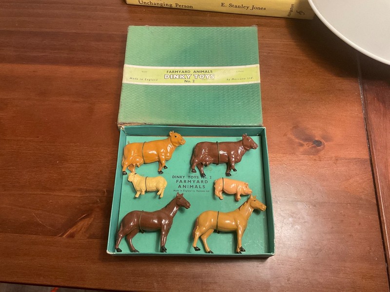 DINKY SET No 2 FARMYARD ANIMALS in original BOX
