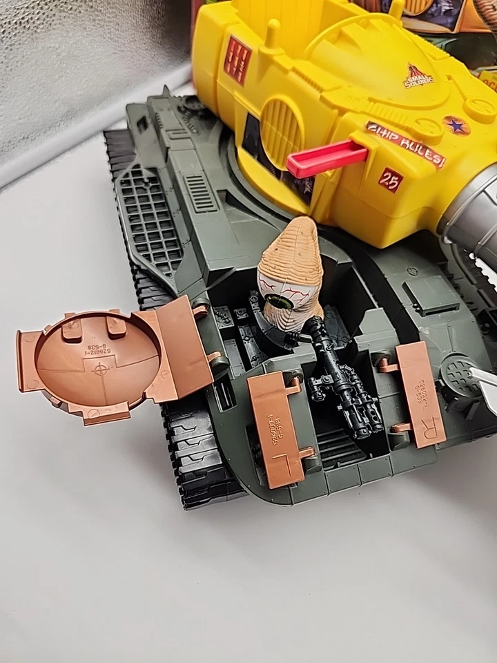 Actionfiguren Small Soldiers Kenner 1998 Buzz Saw Tank mit Ocula in OVP - Bild 3 von 4