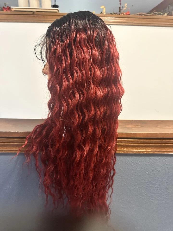 Peluca sintética Ombré Water Wave roja Foto 2 de 4