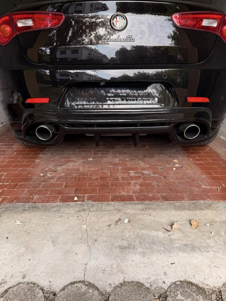 💕ART. 0405 DIFFUSORE ALFA ROMEO GIULIETTA LOOK QUADRIFOGLIO NERO LUCIDO💕 - Immagine 2 di 4