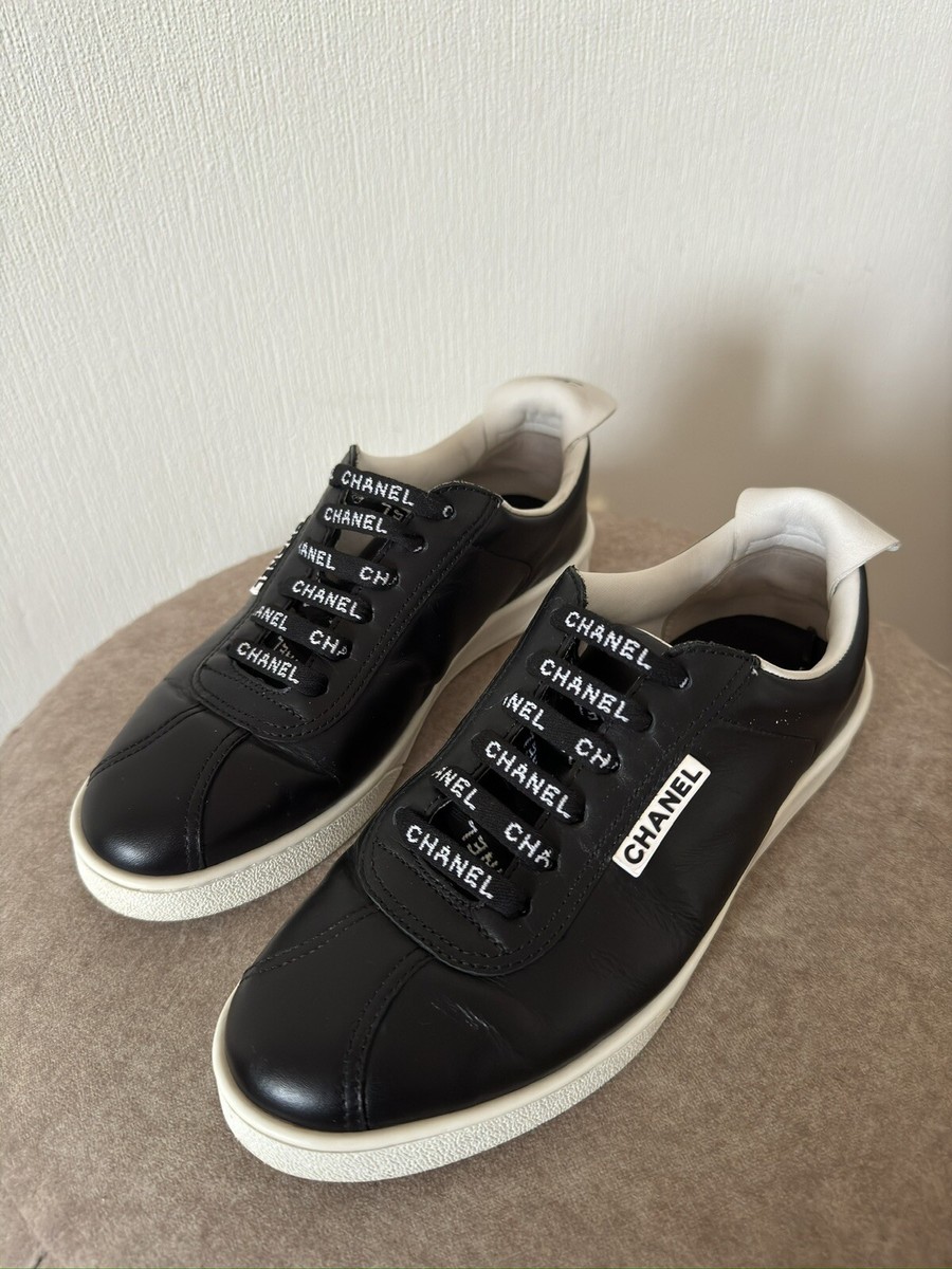 1,3k Authentic Chanel Black Leather CC Logo Lace Logo Sneakers