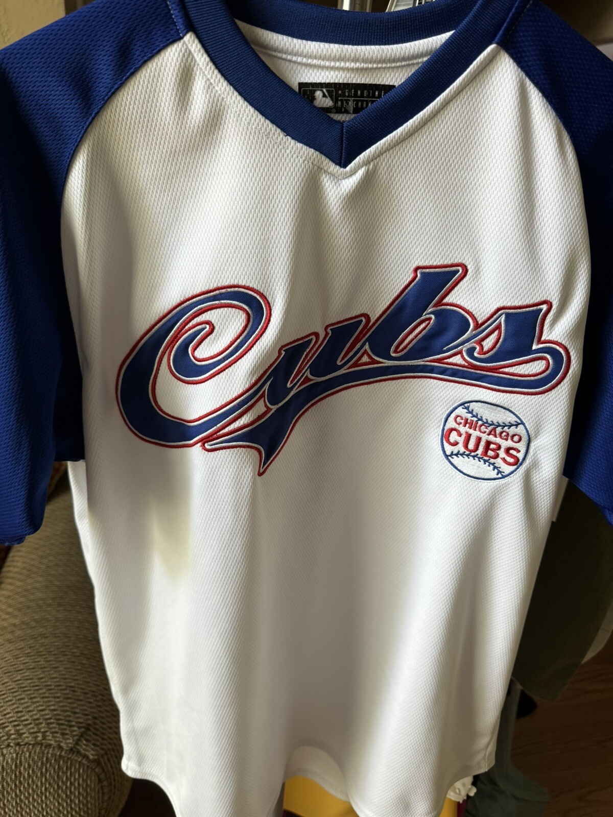 True Fan Genuine MLB Throwback V-Neck Chicago Cubs Baseball Jersey Youth Size 18
