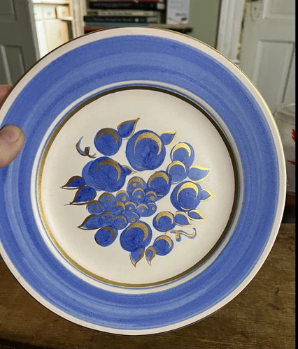 Stangl "Concord" pattern 10 1/8" plate grapes blue with gold