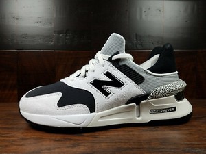 new balance 997 black and white