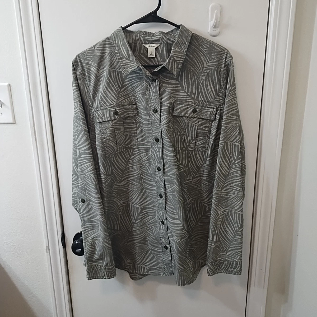 L.L. Bean Women's Long Sleeve Button Up Cool Max Grey Floral Shirt Size XL