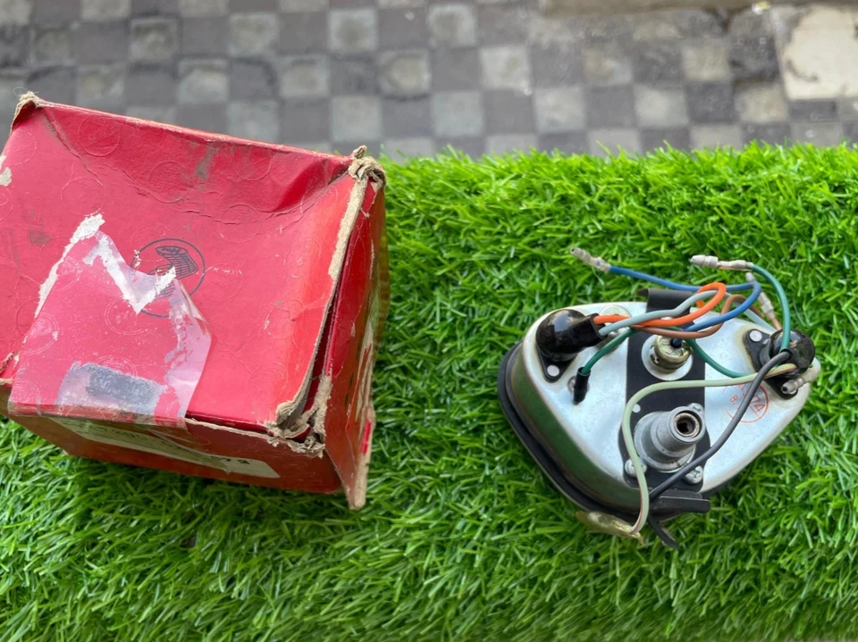 VELOCÍMETRO HONDA NÚMERO DE PIEZA 37200-028-672 (HECHO EN JAPÓN) NOS Foto 3 de 4