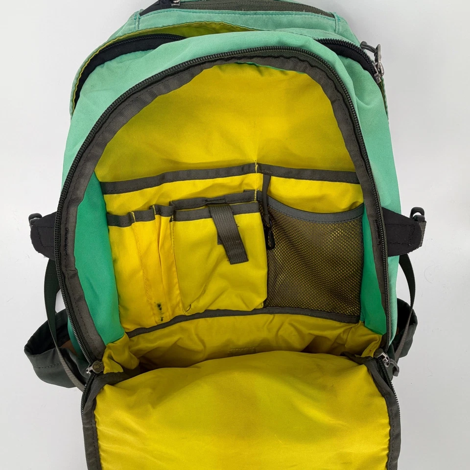 Patagonia Refugio 28L Backpack Green Tan Yellow Hiking Daypack Laptop Bag - Image 3 of 4
