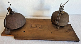 antikes Glockenschalen / Hammerschlagwerk für Turmuhr verschiedene Klänge