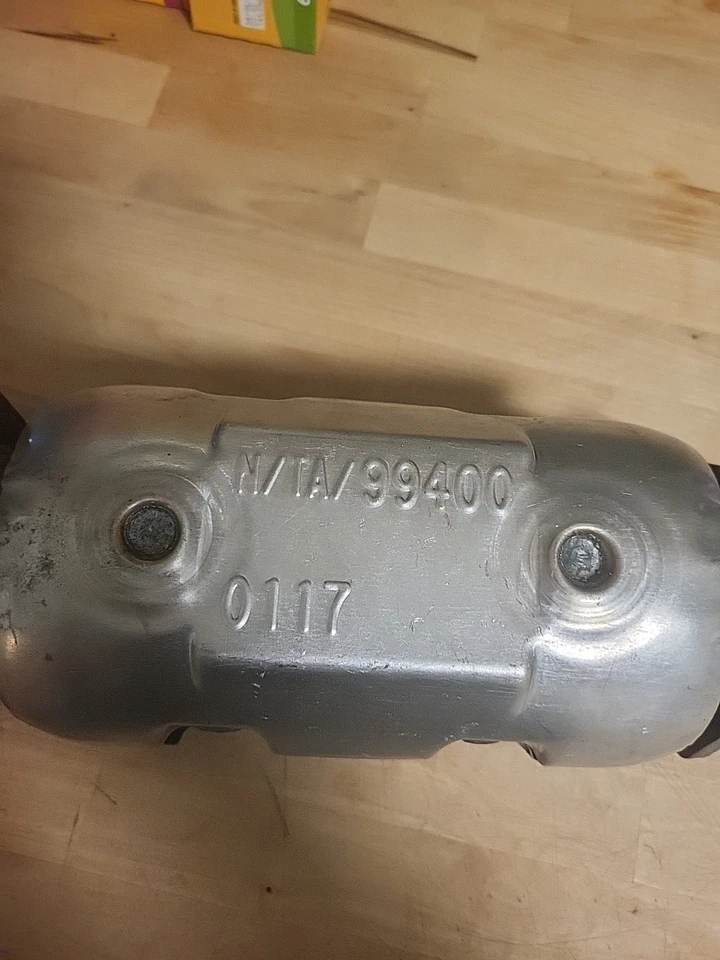 Convertidor catalítico Honda Pilot 2005 a 2008 3,5 V6 OEM no usado Foto 4 de 4