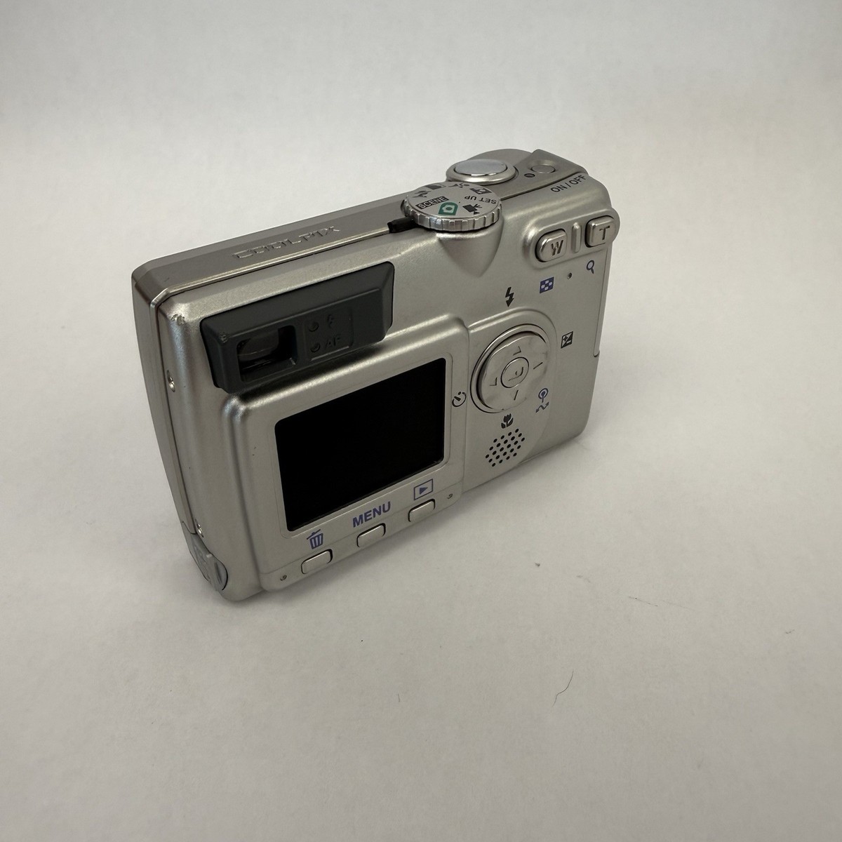 Nikon Coolpix 5200 5.1MP Digital Camera Silver w/ Battery & SD