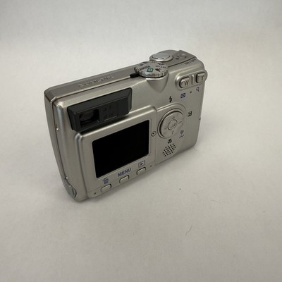 Nikon Coolpix 5200 5.1MP Digital Camera Silver w/ Battery & SD