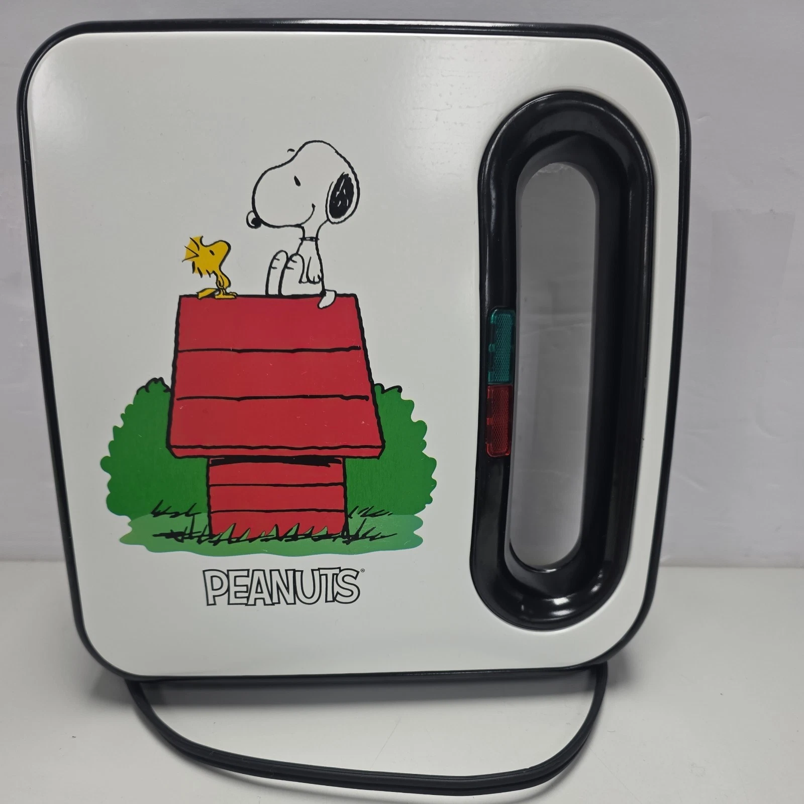 Peanuts Grilled Cheese Panini Sandwich Maker Snoopy Doghouse Woodstock EUC!
Opens in a new window or