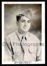 WW2 ERA STUDUO PIC HANDSOME YOUNG SOLDIER 1945 OLD/VINTAGE PHOTO- G48