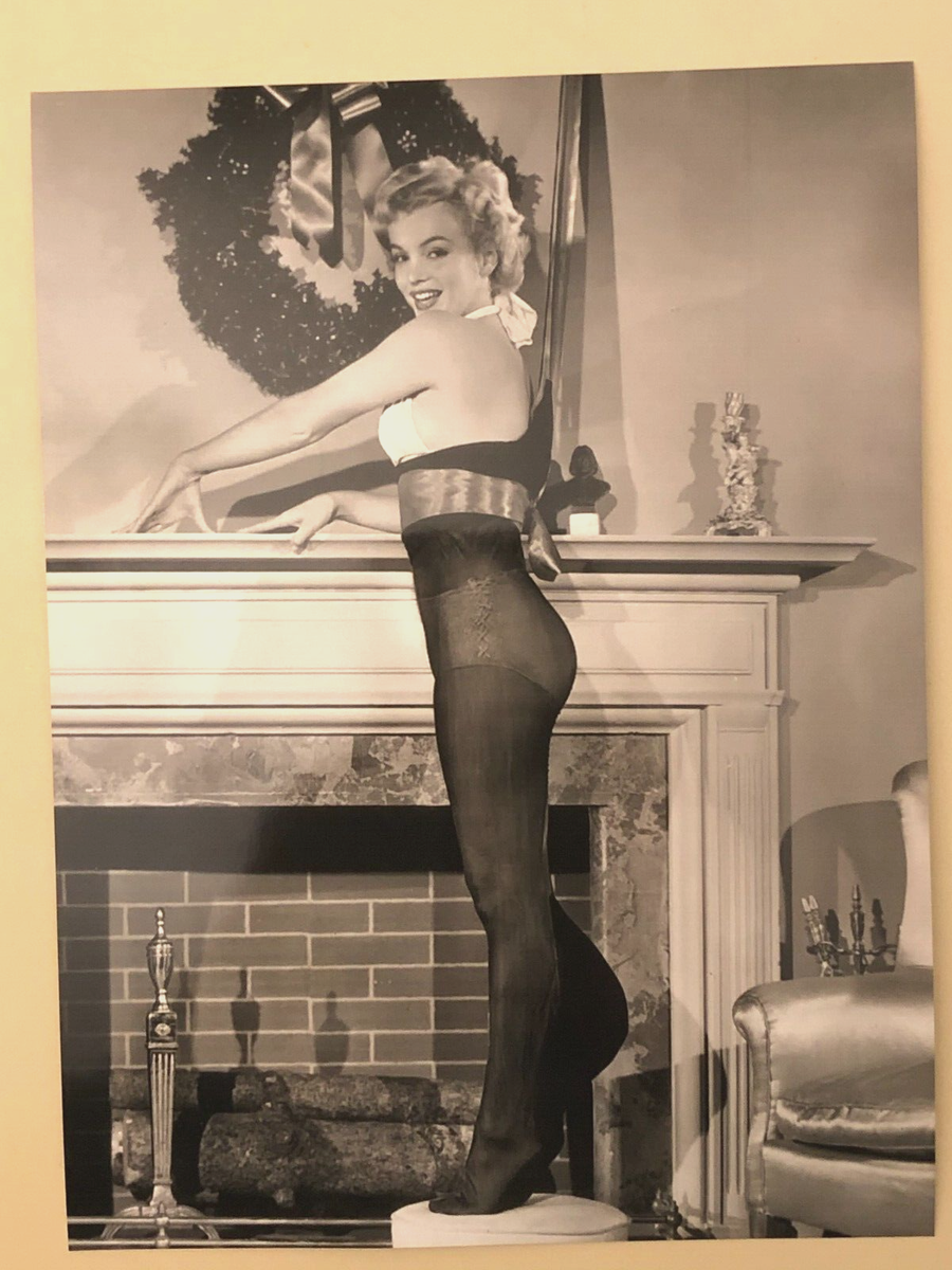 Marilyn Monroe in Christmas Stocking RARE photo 8x6 c1952 - this later  print | eBay