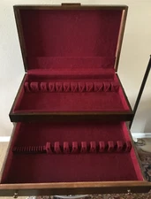 1950s MCM DARK GRAIN WOOD BRASS FELT PULLOUT DRAWER 12 PCS. FLATWARE CHEST BOX