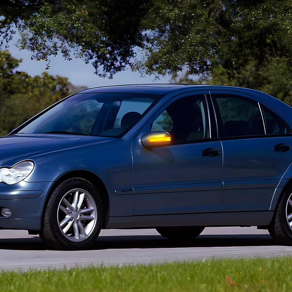 Sequential LED Side Mirror Turn Signal Light For 2000-2007 Mercedes W203 C-Class - Imagem 3 de 4