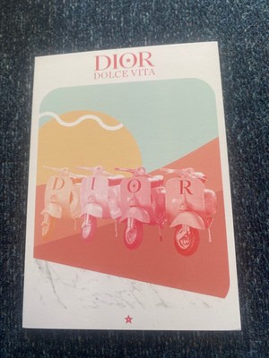 1 Très jolie carte postale Dior Dolce Vita avec timbre Dior 1