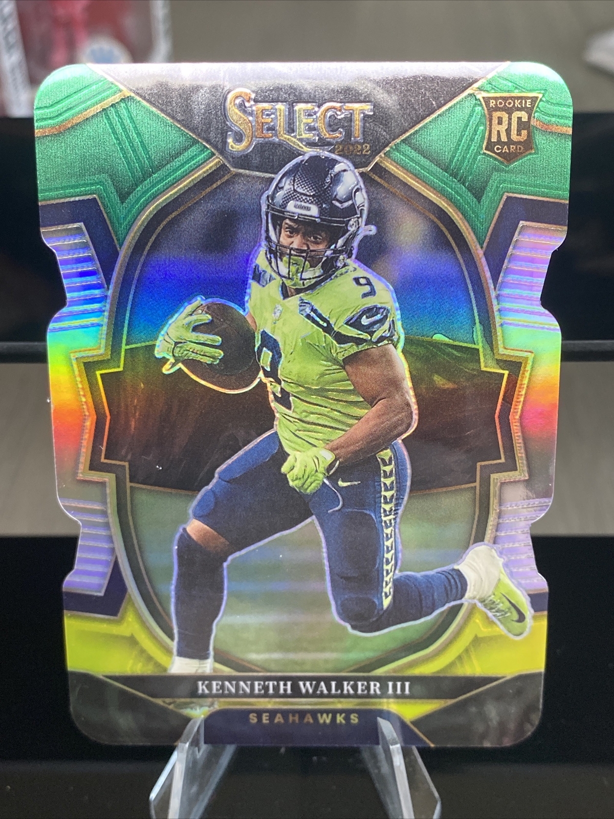 Kenneth Walker III 2022 Panini Select Concourse Green Yellow Prizm Die Cut RC #2