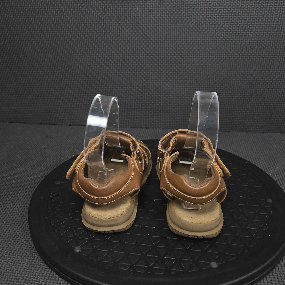 Sandalias The Childrens Place Fisherman niño pequeño talla 9 marrón con tiras Foto 4 de 4