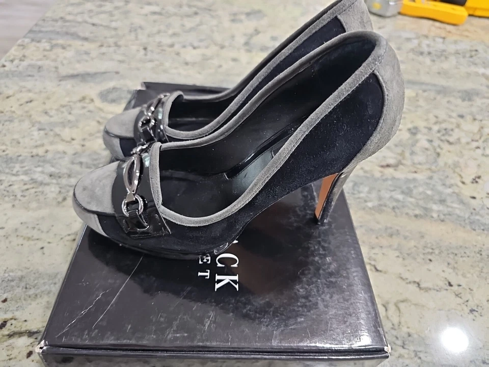 Замшевые и кожаные туфли на каблуке 3 дюйма White House Black Market серые черные женские 6 Magnolia - Изображение 3 из 4