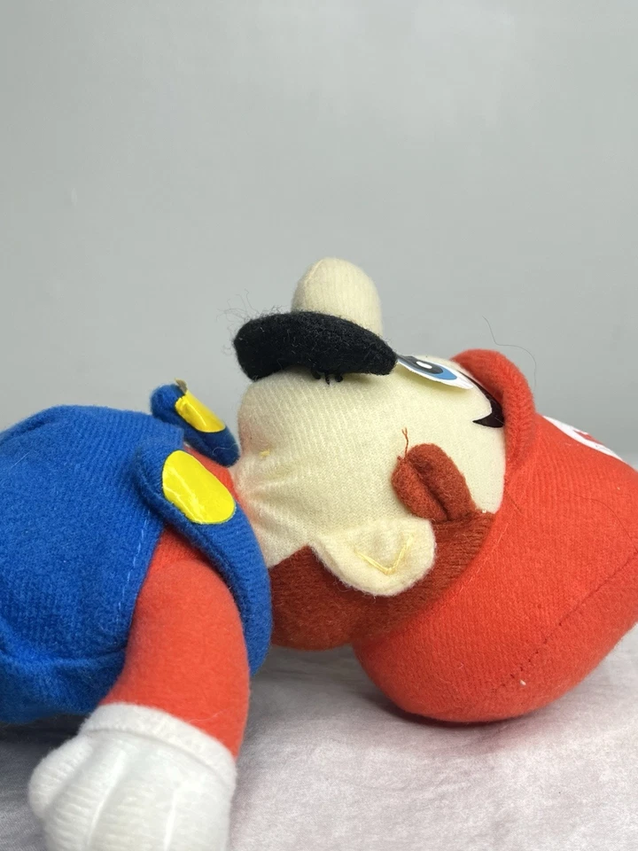Peluche vintage KellyToy Nintendo Super Mario relleno 8” 2001 ojos azules peeling Foto 2 de 4