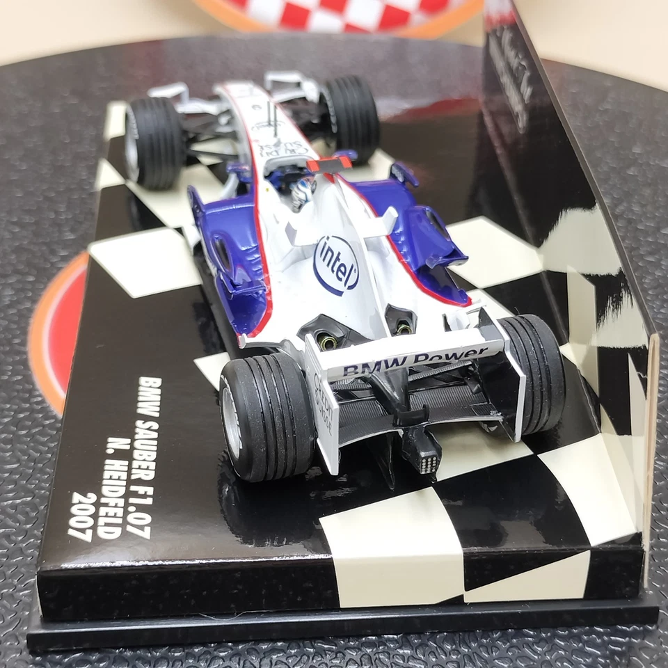 MINICHAMPS 1/43 BMW Sauber F1.07 Nick Heidfeld 2007 400070009 - Image 4 of 4