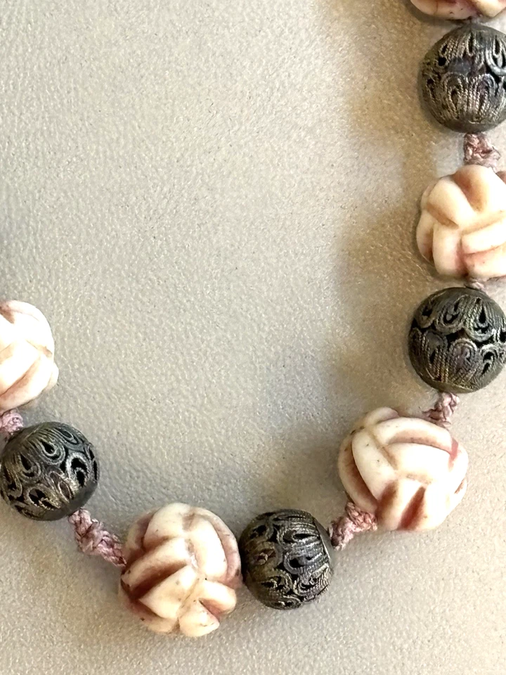 Antiguo collar chino tallado hueso bovino Shou cuentas y cuentas de filigrana 16 1/4" Foto 2 de 4