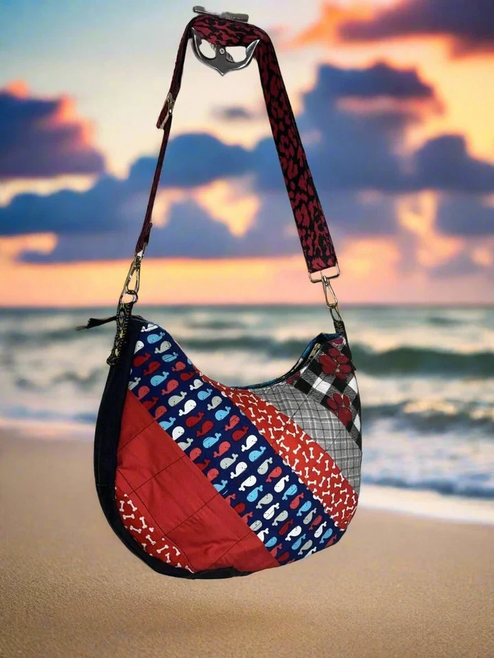 Bolso Bandolera Hecho a Mano Denim Reciclado Media Luna - Hobo Boho Patchwork por Lidia Foto 3 de 4