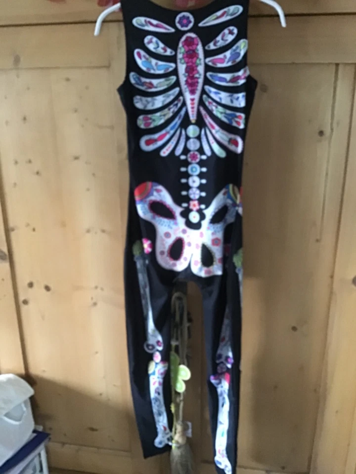 jumpsuit gr.36/38 schwarz bunt hippy fasching skelettmotiv mit Blumen - Bild 3 von 3