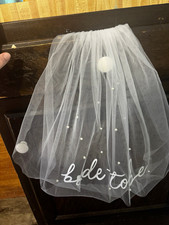 White Shoukder-Length Net Bridal Veil w/ Comb "Bride to be" Pearl-Style Accents