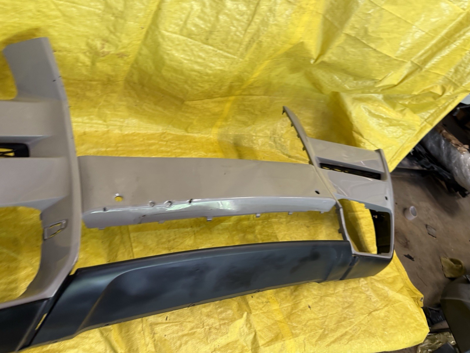 19-22 Rolls Royce RR31 Cullinan Front Bumper Cover 51117448893 OEM