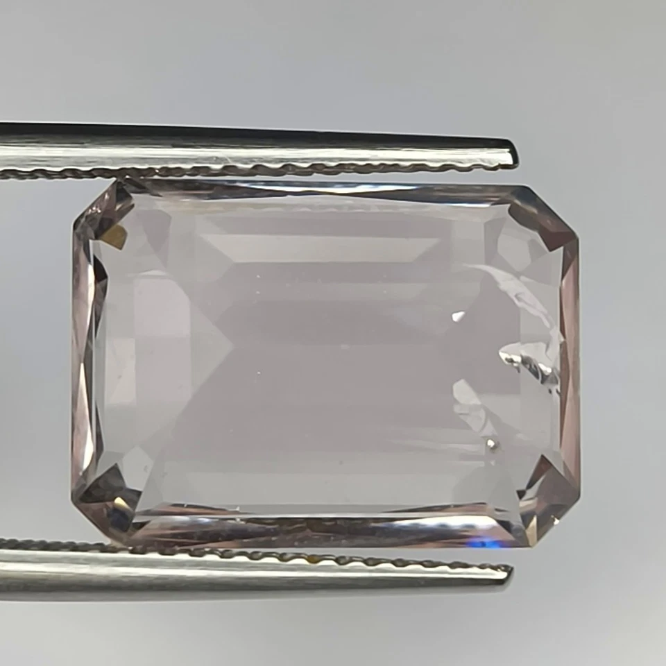 13.06Cts TOP LUSTER NATURAL VERY RARE PEACH PINK FLUORITE OCTAGON SHAPE - Image 4 of 4