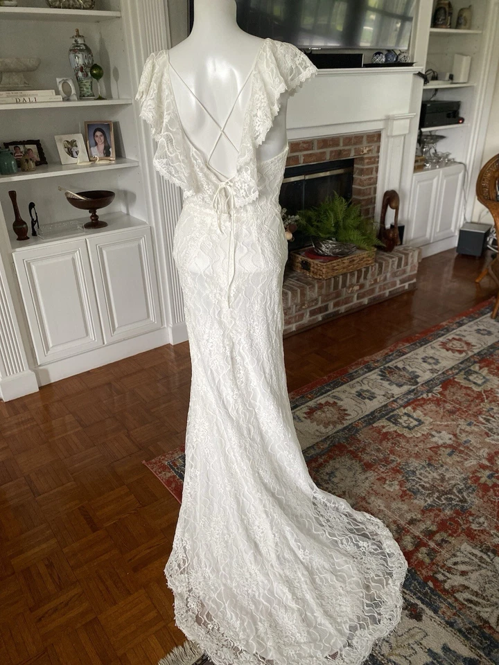 Galina Soft White Lace V Neck Cold Shoulder Sheath Bridal Wedding Gown 6 Fits 2 - Image 4 of 4