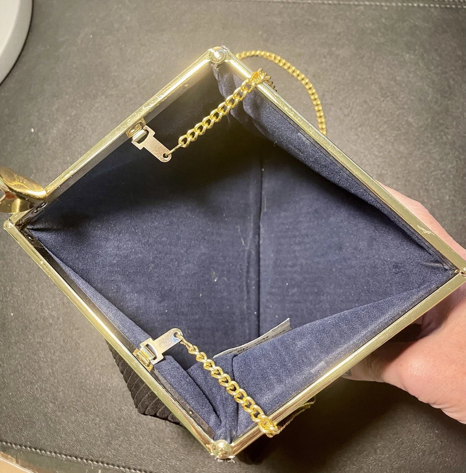 Bolso Bandolera Mr. M New York Vintage MCM Pana Negra Apertura Cuadrada Foto 4 de 4