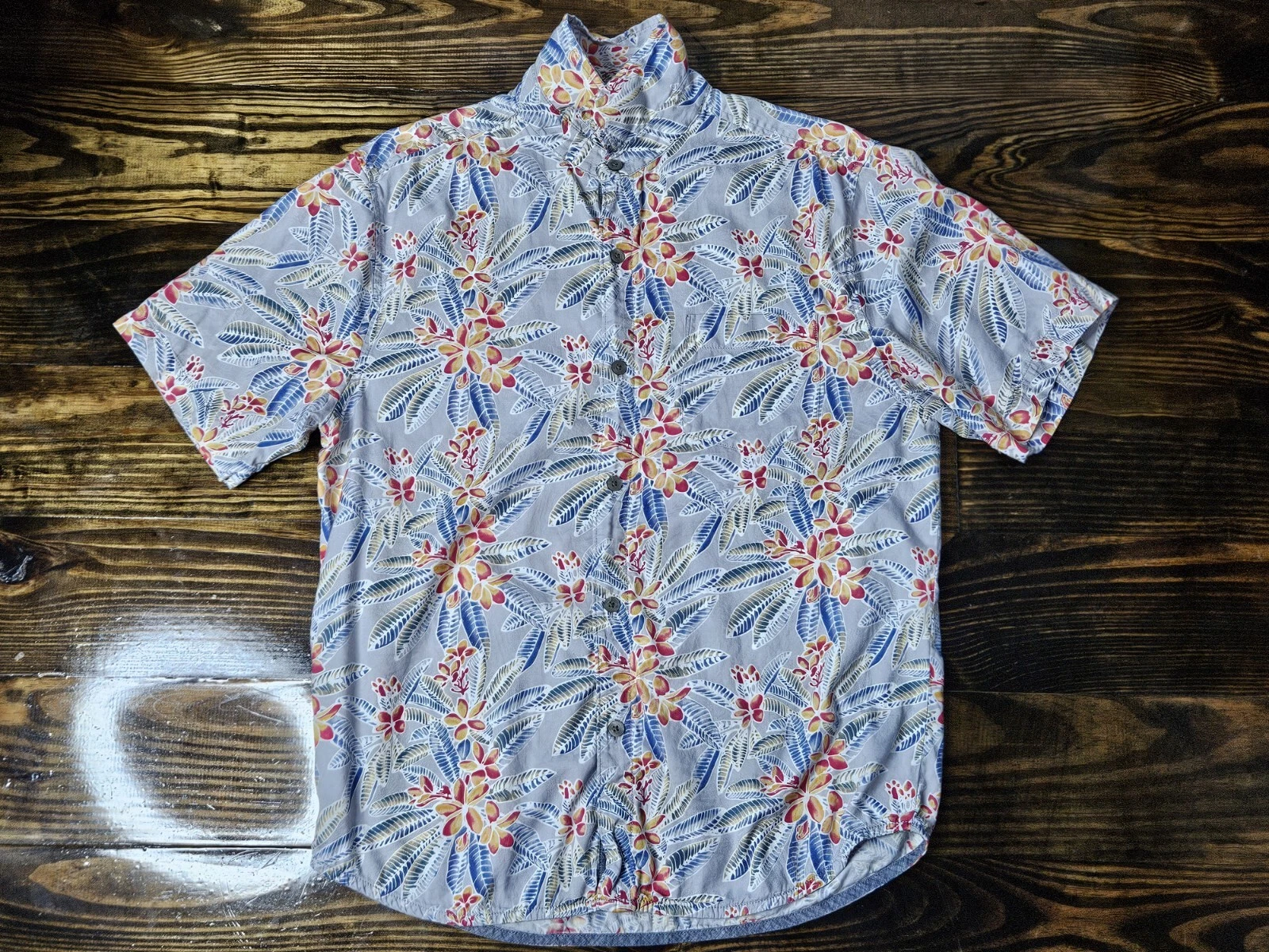 Tommy Bahama Floral Hawaiian Multicolored Button Up Short Sleeve Shirt Men's Med