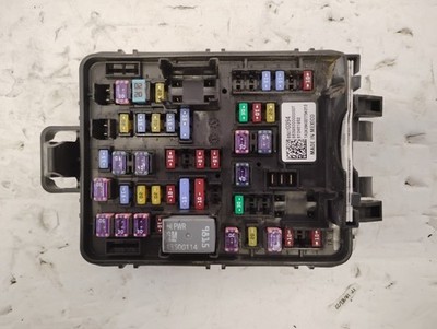 OEM Rear Body Junction Fuse Block Escalade Yukon Tahoe 85070394